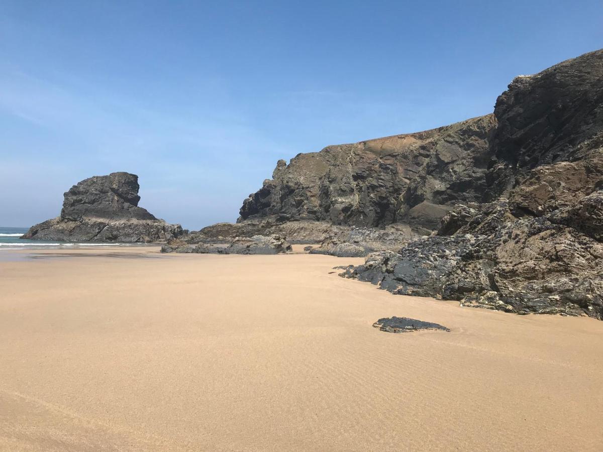 Tides Reach, Deluxe Shepherds Hut 1, 100M From The Beach Saint Merryn Exterior photo
